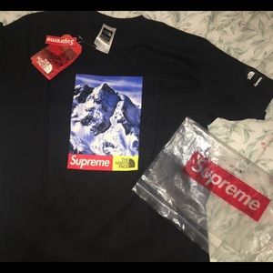 Supreme north face shirt NWT size Medium
